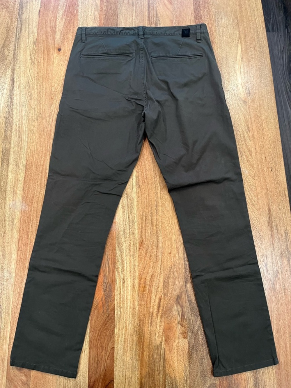 Vuori Slim Chinos